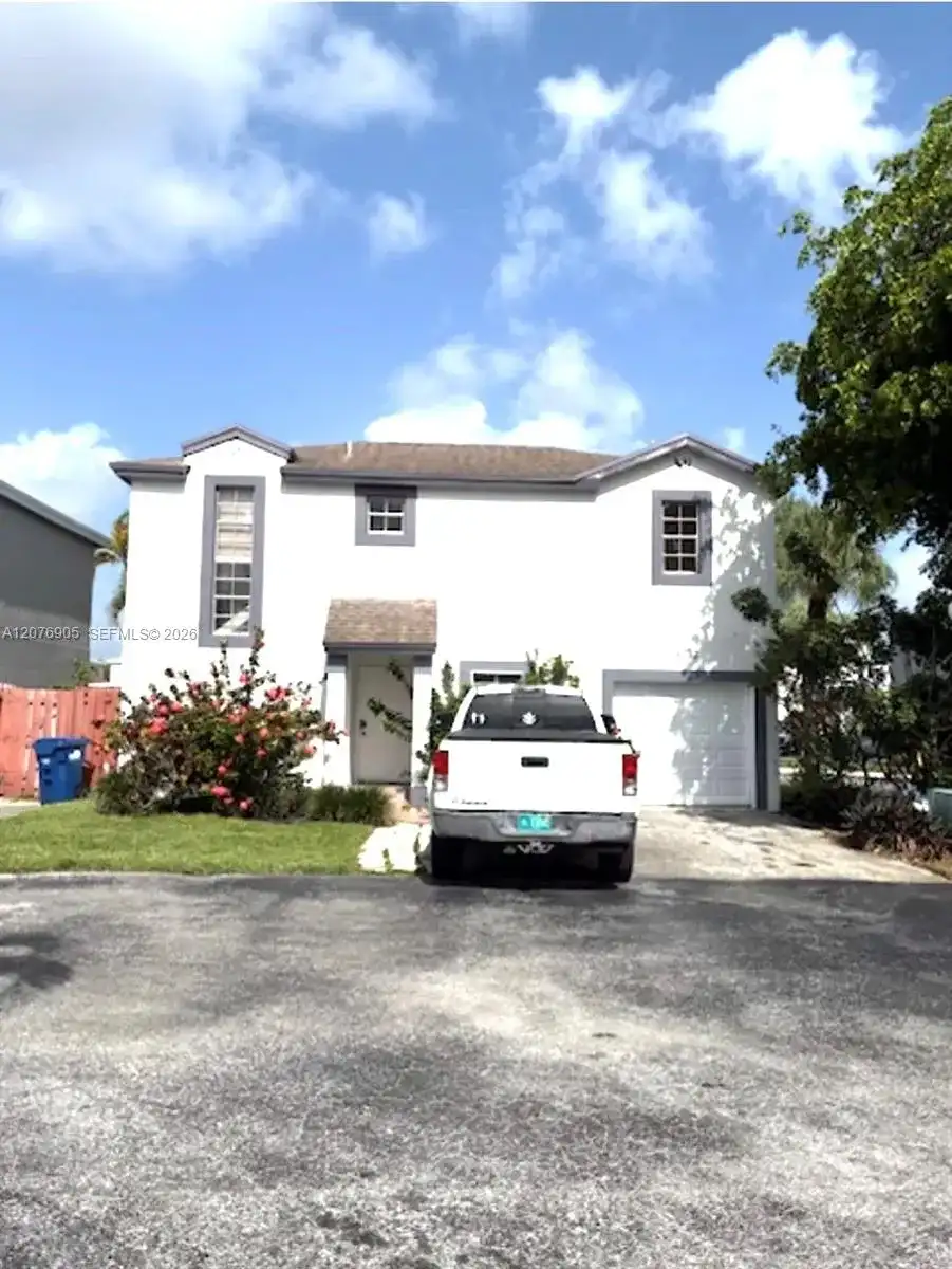14732 SW 90th Ter, Miami FL 33196