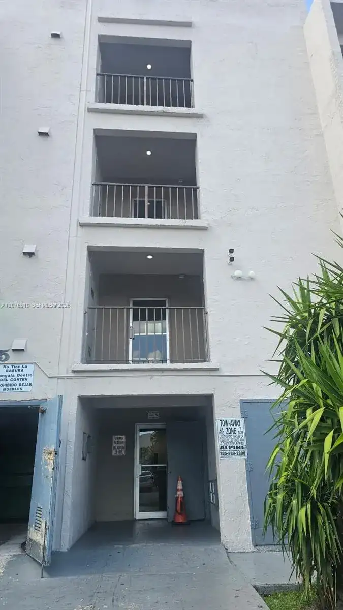 5625 W 20th Ave # 208, Hialeah FL 33012 photo 2