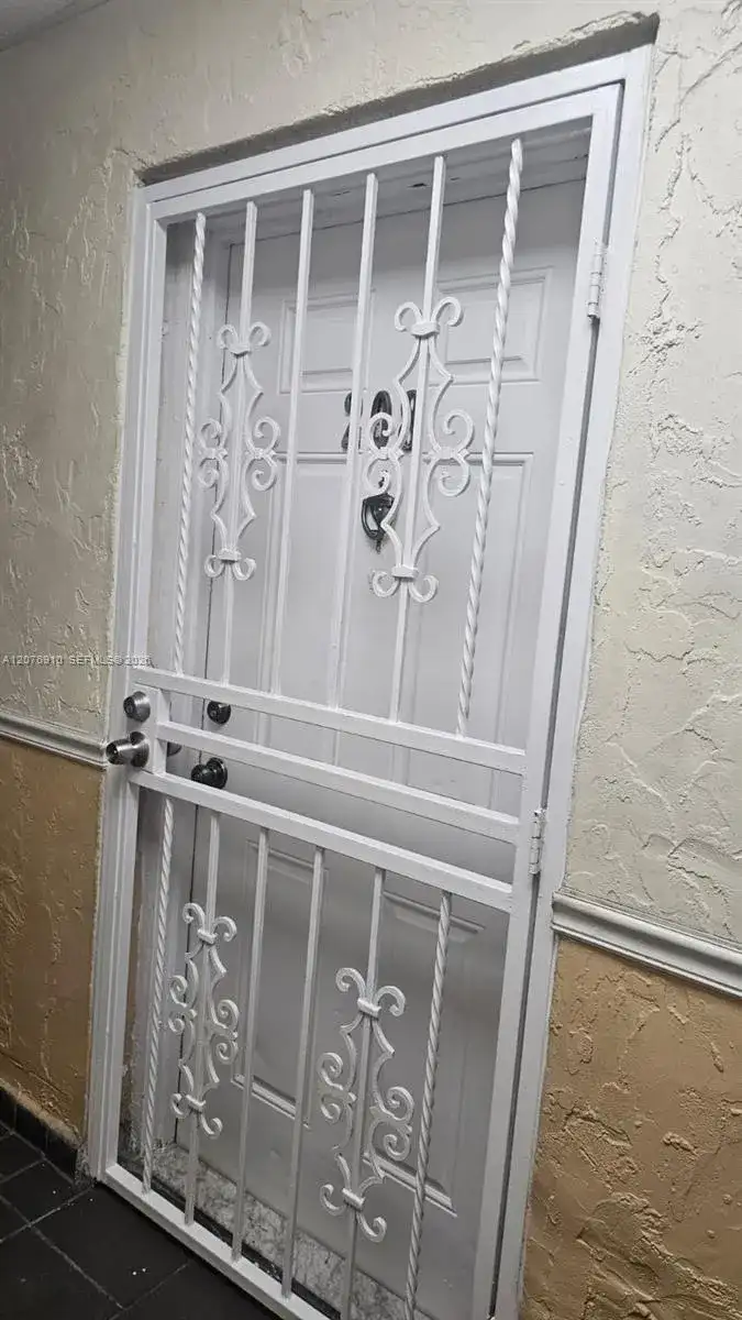 5625 W 20th Ave # 208, Hialeah FL 33012 photo 4