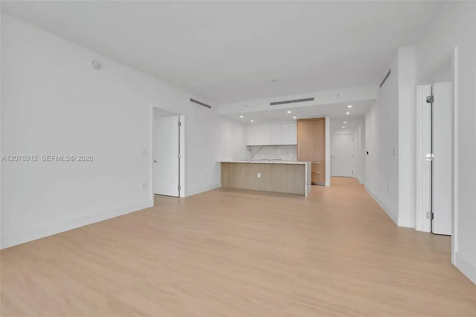 2411 Laguna Circle # 2402, North Miami FL 33181 photo 4