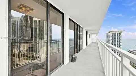 210 174 St # 2401, Sunny Isles Beach FL 33160 photo 2