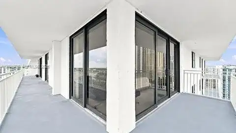 210 174 St # 2401, Sunny Isles Beach FL 33160 photo 5