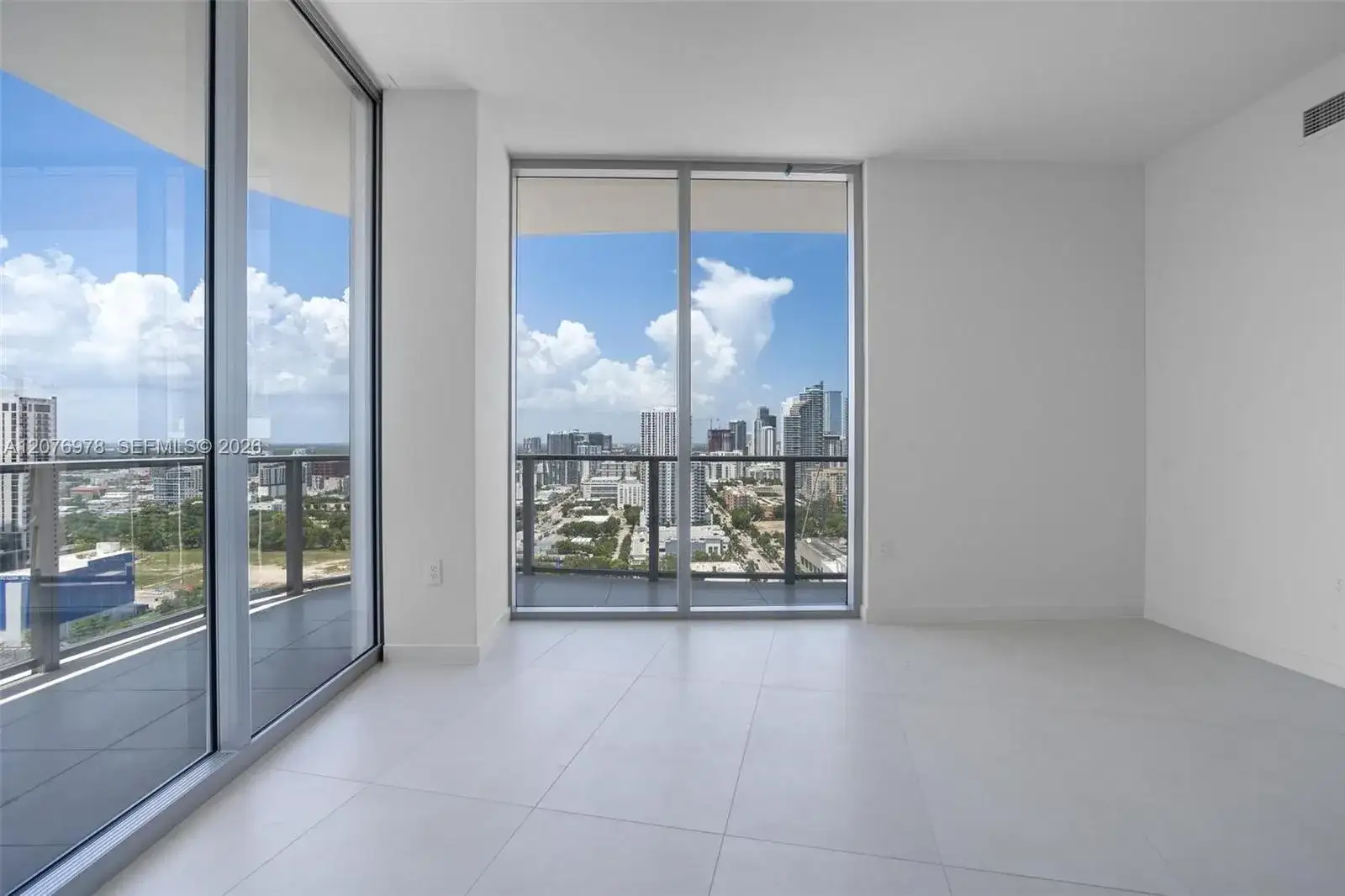 1400 Biscayne Blvd # 2507, Miami FL 33132 photo 2