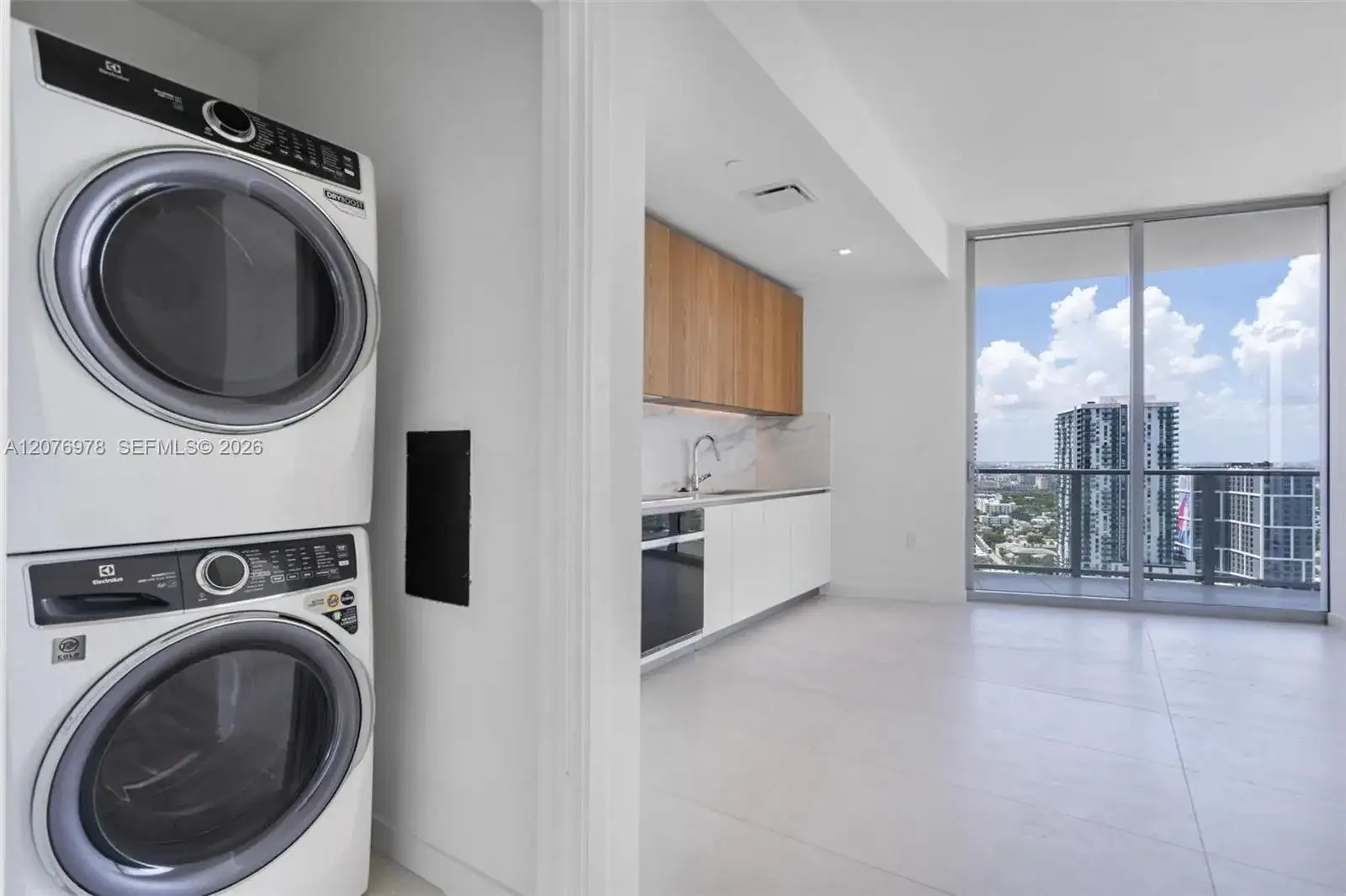 1400 Biscayne Blvd # 2507, Miami FL 33132 photo 3