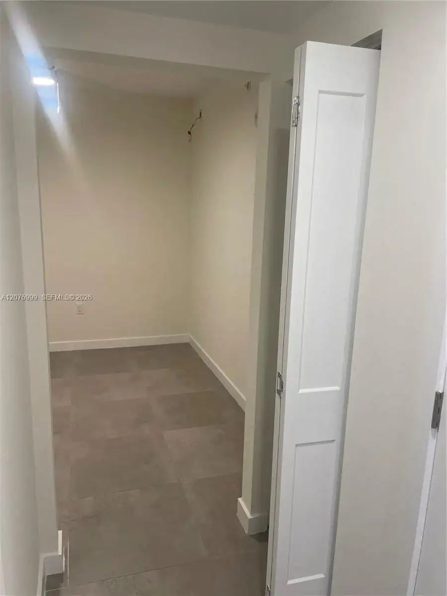 16395 Biscayne Blvd # 1611, North Miami Beach FL 33160 photo 2