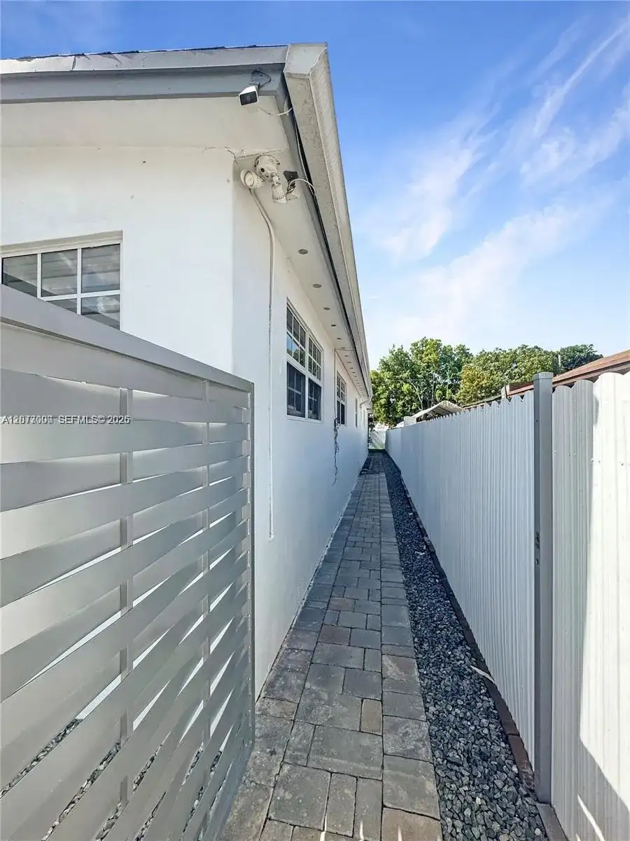 350 W 16th St, Hialeah FL 33010 photo 2