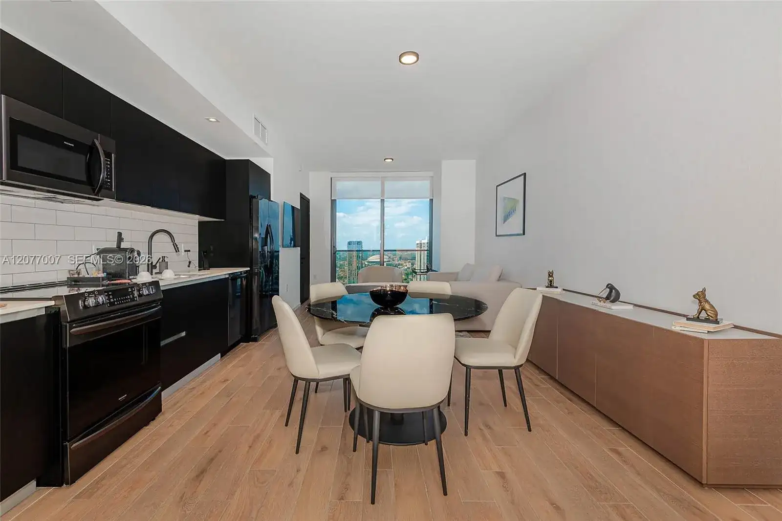 398 NE 5TH # 4118, Miami FL 33132 photo 3