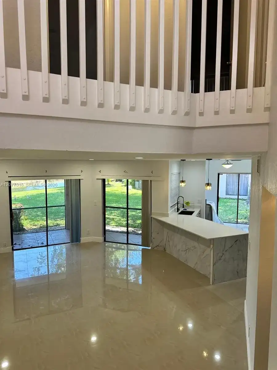 9177 W Sunrise Blvd, Plantation FL 33322 photo 4