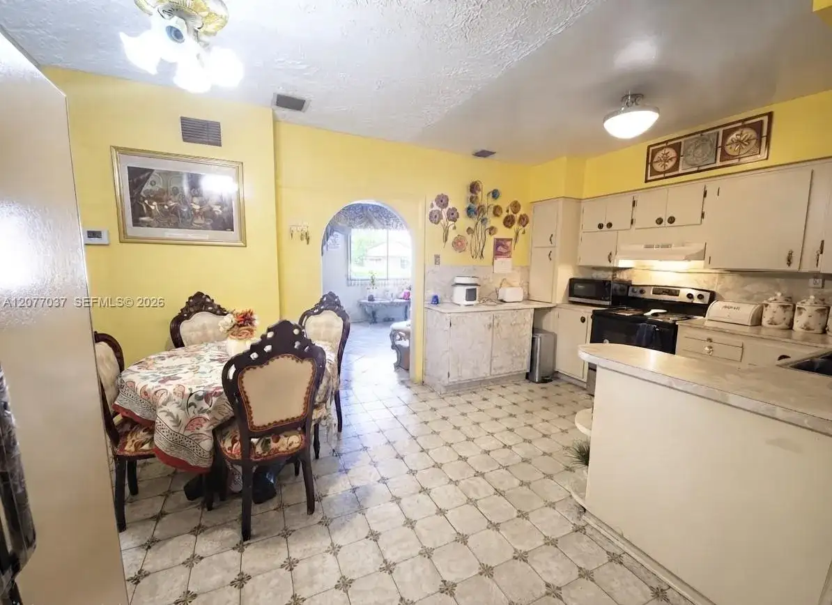 8210 NW 34th Ave, Miami FL 33147 photo 5