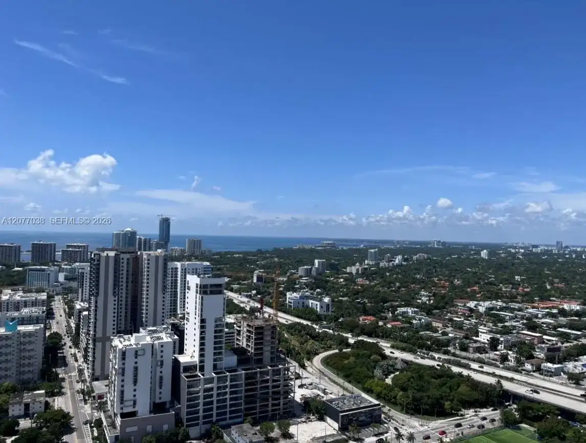 185 SW 7th St # 3702, Miami FL 33130