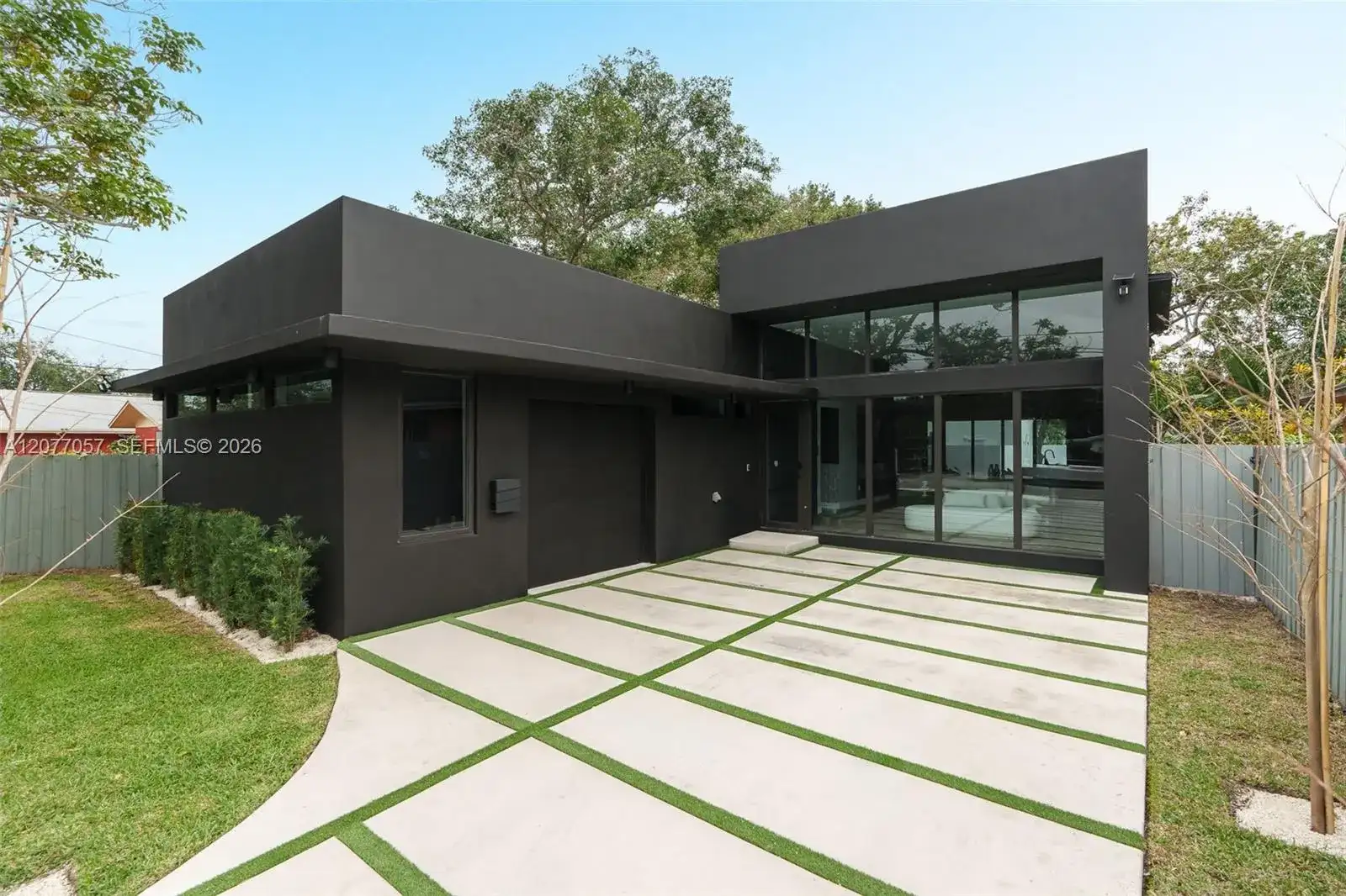 400 NW 49th St, Miami FL 33127 photo 2
