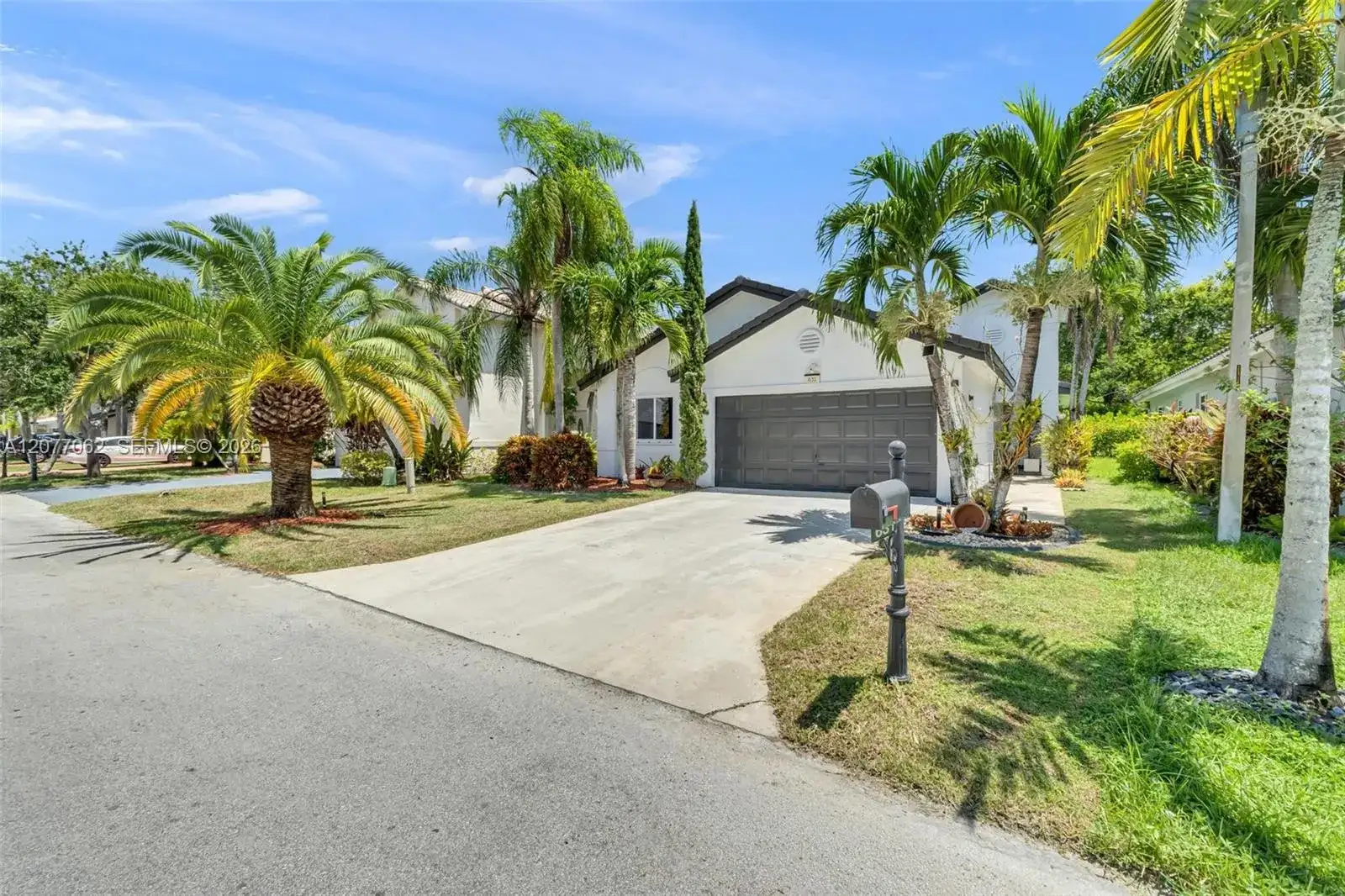 631 SW 176th Ave, Pembroke Pines FL 33029 photo 2