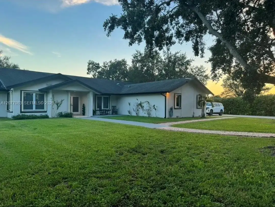 15290 SW 200th St, Miami FL 33187