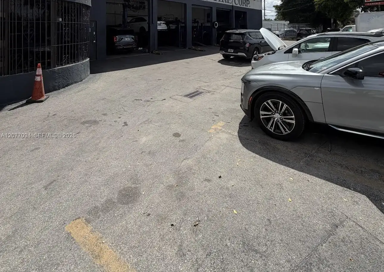 CASH COW ESTABLISHED TIRE/MECHANIC SHOP, Miami FL 33142 photo 2