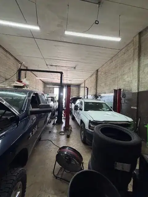CASH COW ESTABLISHED TIRE/MECHANIC SHOP, Miami FL 33142 photo 5