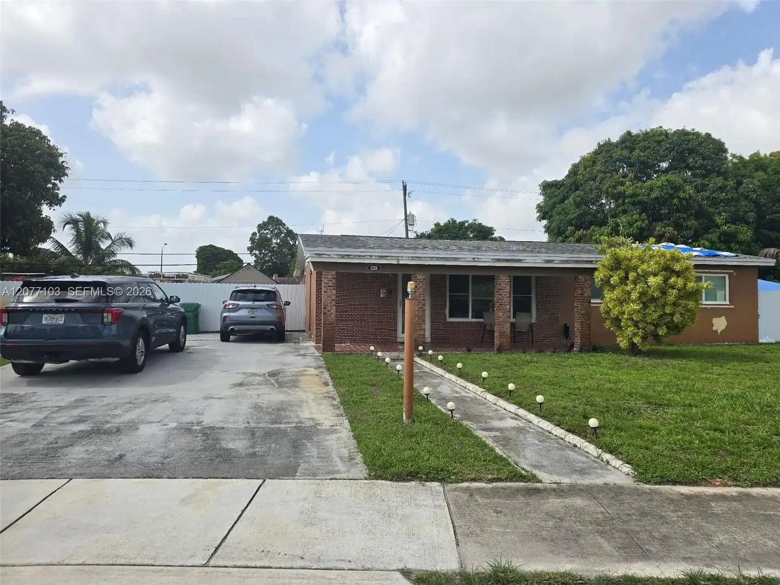 1225 NW 192nd St, Miami Gardens FL 33169