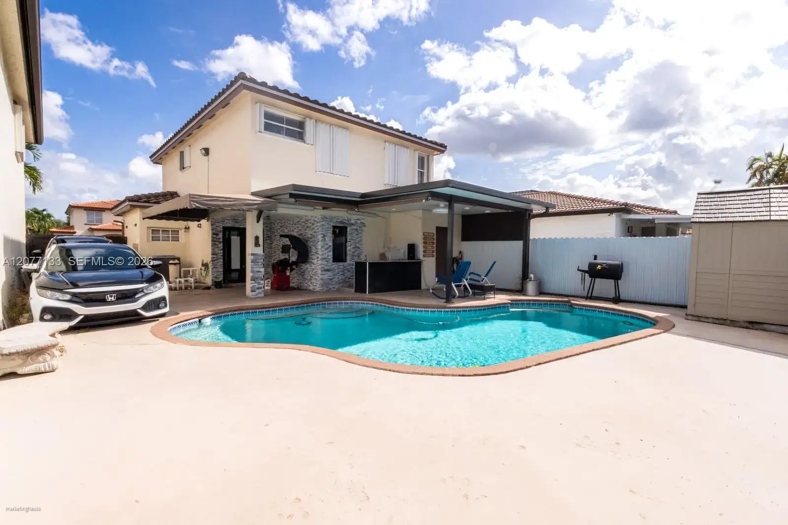 8126 NW 199th Ter, Hialeah FL 33015 photo 2