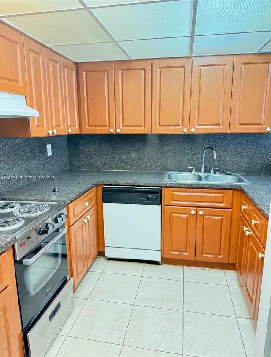 6990 Miami Gardens Dr # 225, Hialeah FL 33015