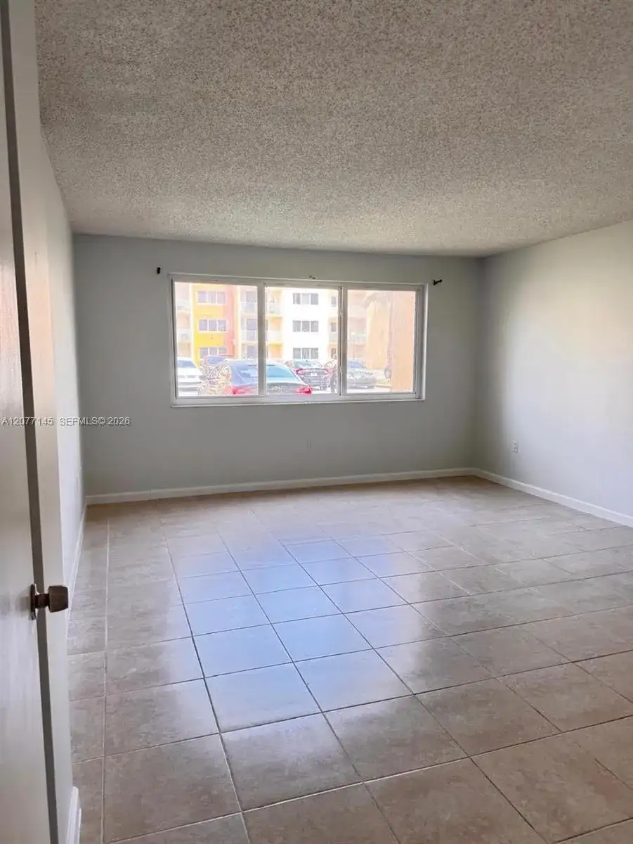 6990 Miami Gardens Dr # 225, Hialeah FL 33015 photo 4