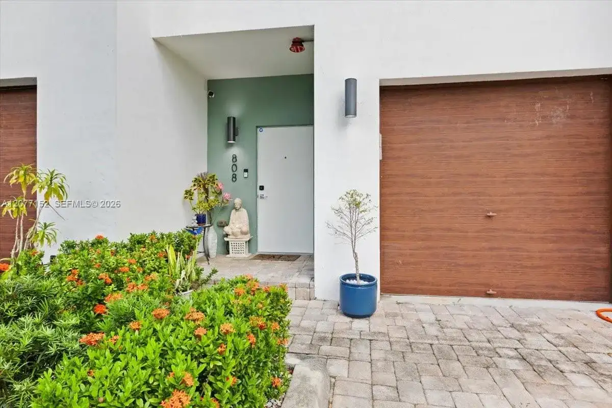 808 NW 44th Ter, Plantation FL 33317 photo 5