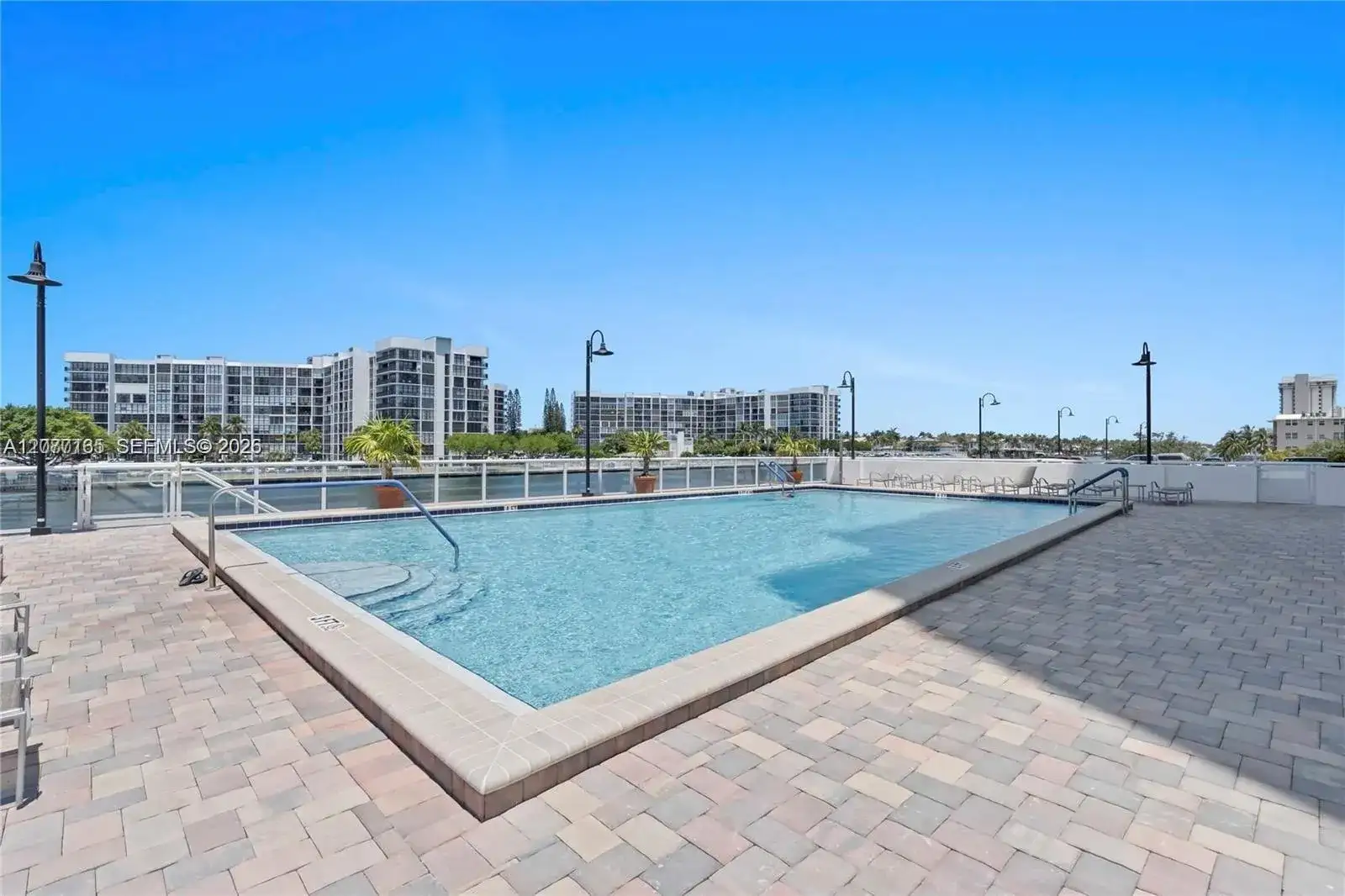 3000 S Ocean Dr # 304, Hollywood FL 33019-2849 photo 2