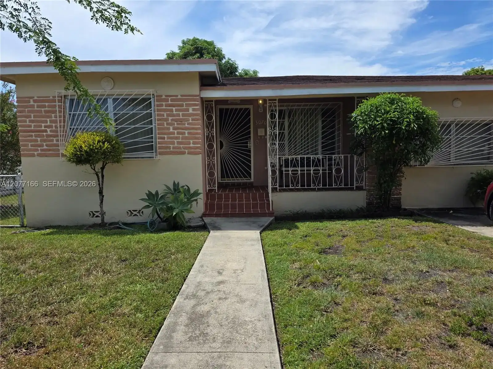 3070 NW 6th St, Miami FL 33125