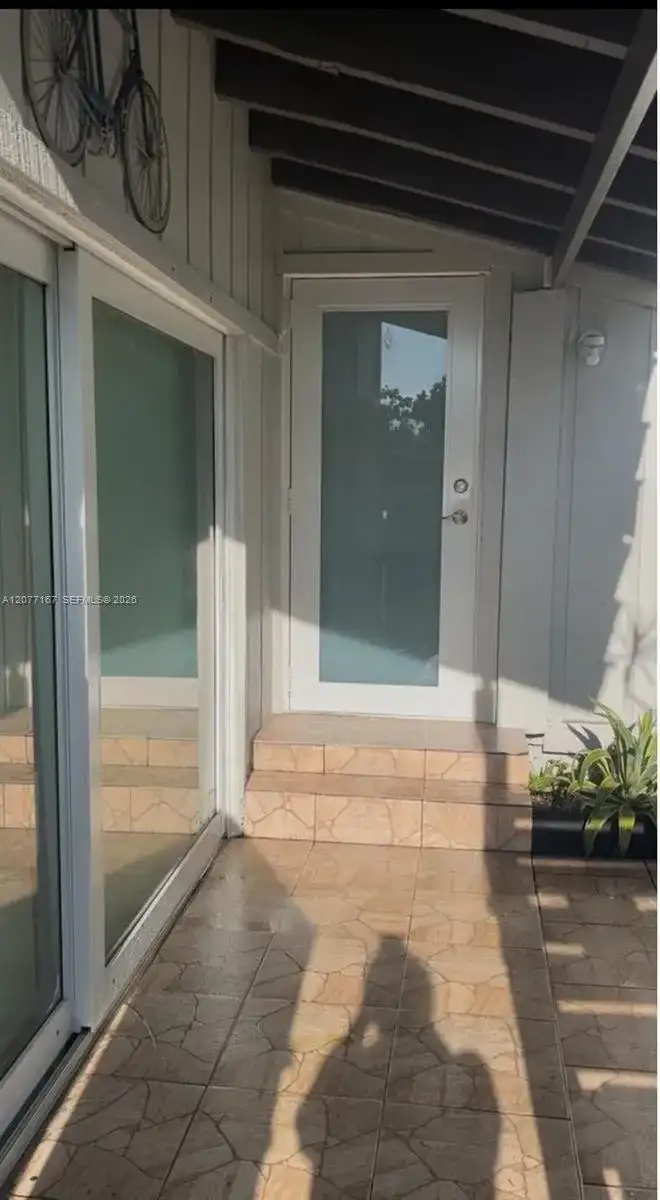 7133 SW 109th Ct, Miami FL 33173