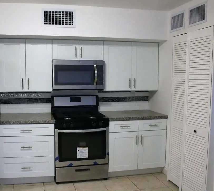 7133 SW 109th Ct, Miami FL 33173 photo 2