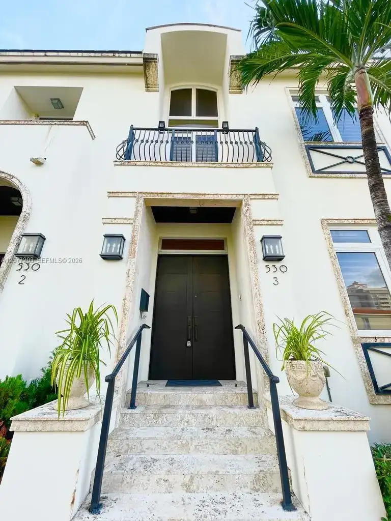 530 Valencia Ave # 3, Coral Gables FL 33134 photo 2