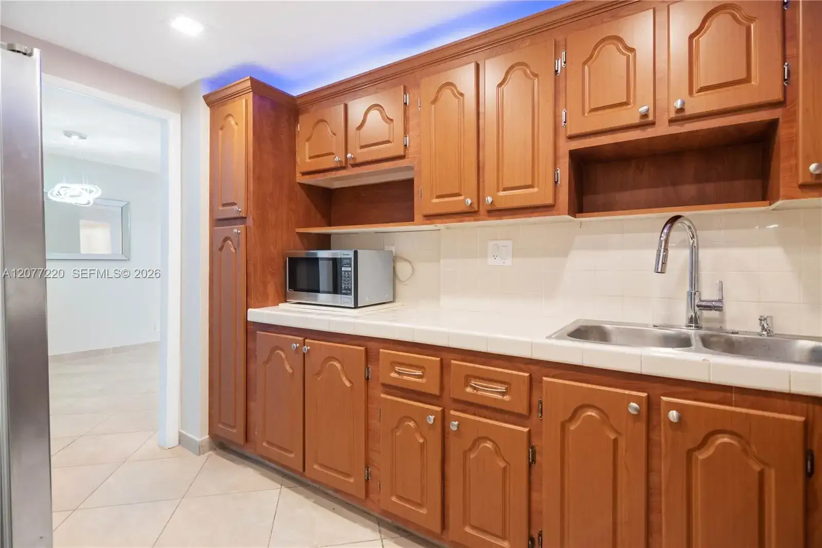 16740 NE 9th Ave # 604, North Miami Beach FL 33162 photo 2