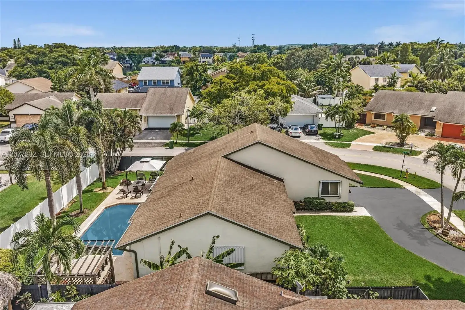 741 SW 100th Ter, Pembroke Pines FL 33025 photo 4