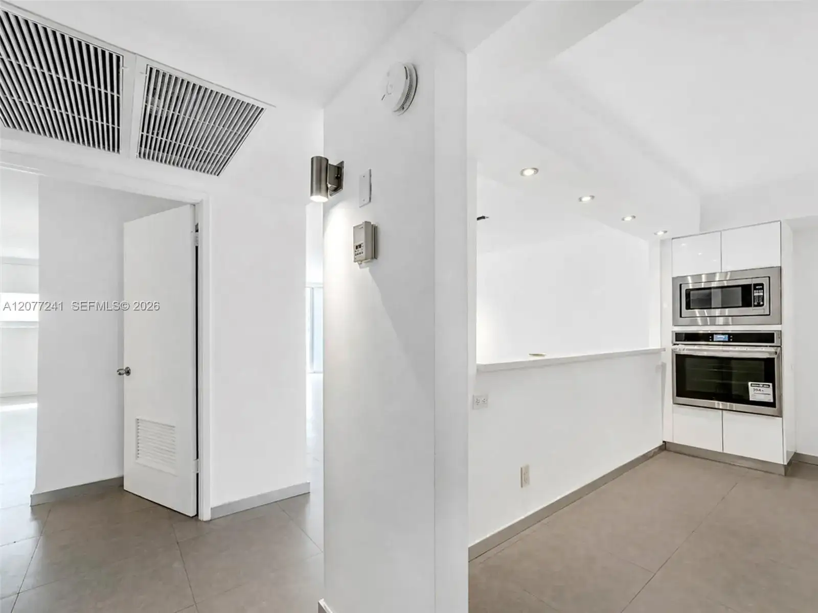 19380 Collins Ave # 905, Sunny Isles Beach FL 33160 photo 3