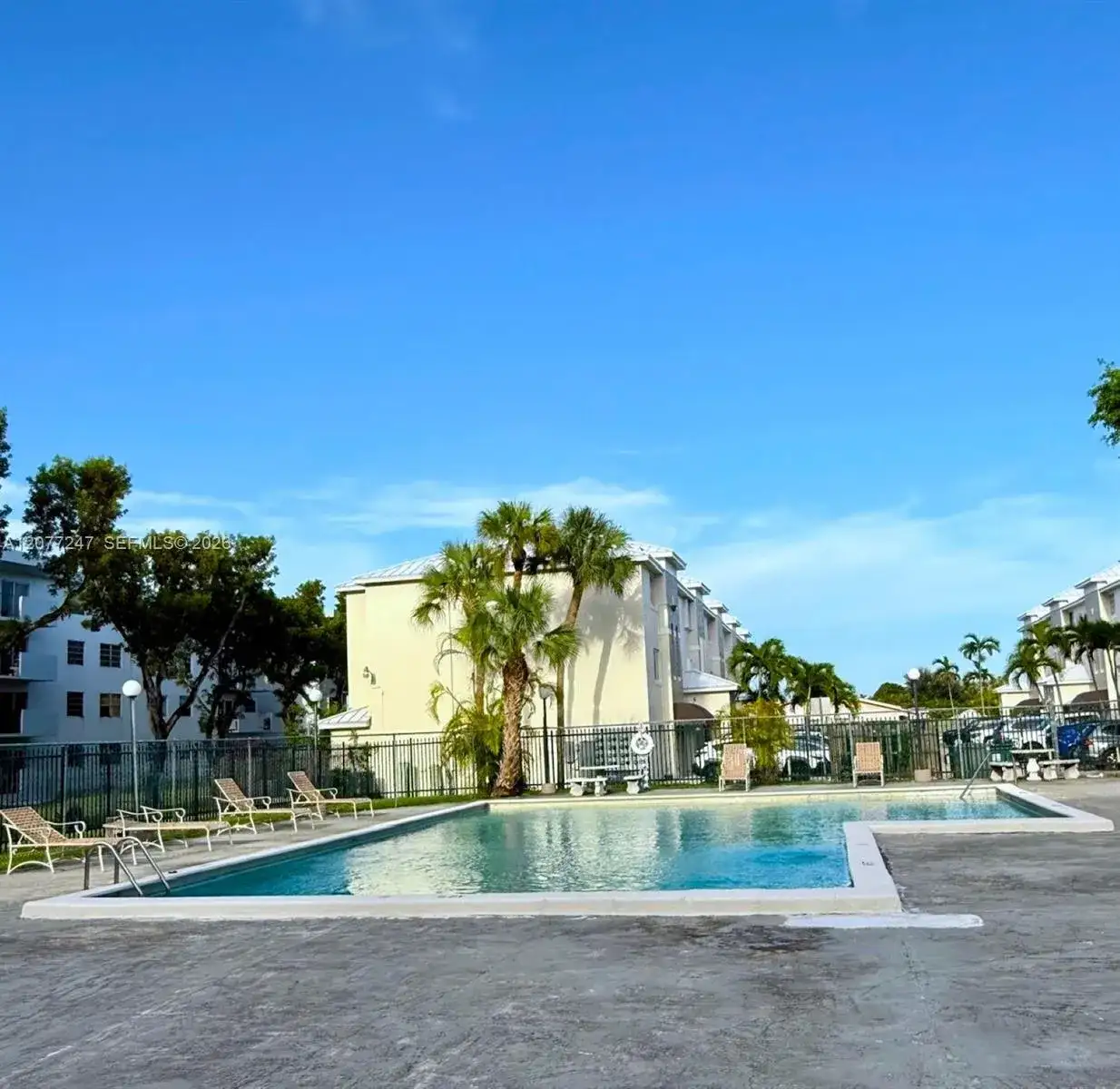 1121 SW 122nd Ave # 2, Miami FL 33184 photo 4
