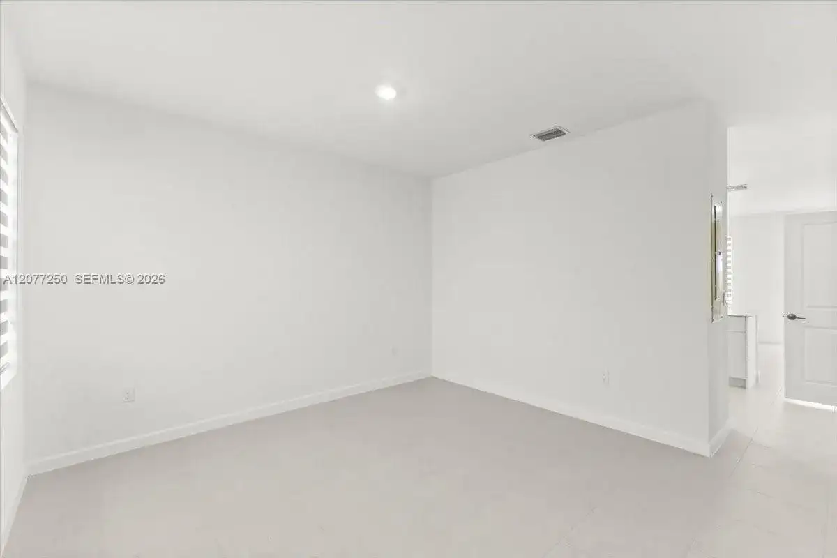 35670 SW 178 Ct, Miami FL 33034 photo 3