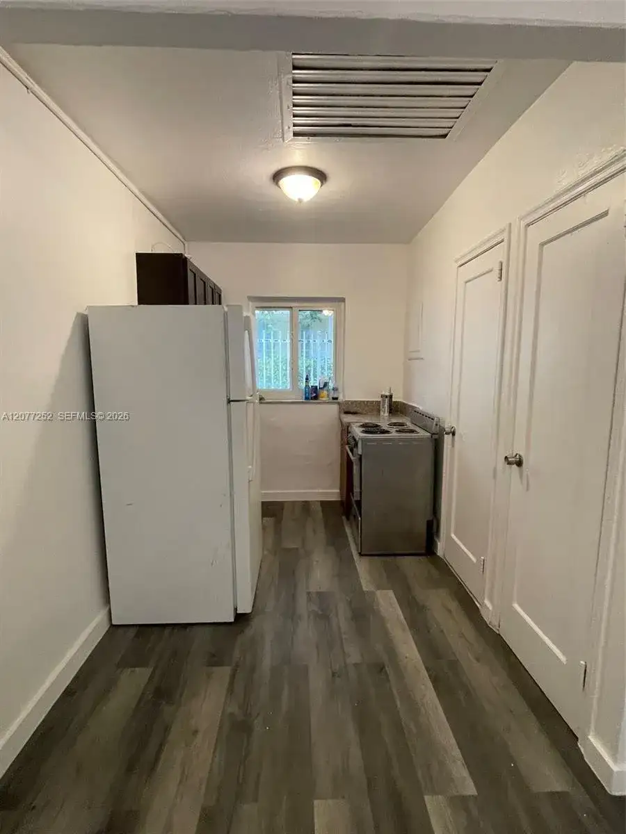 430 SW 6th Ave # 2, Miami FL 33130 photo 3