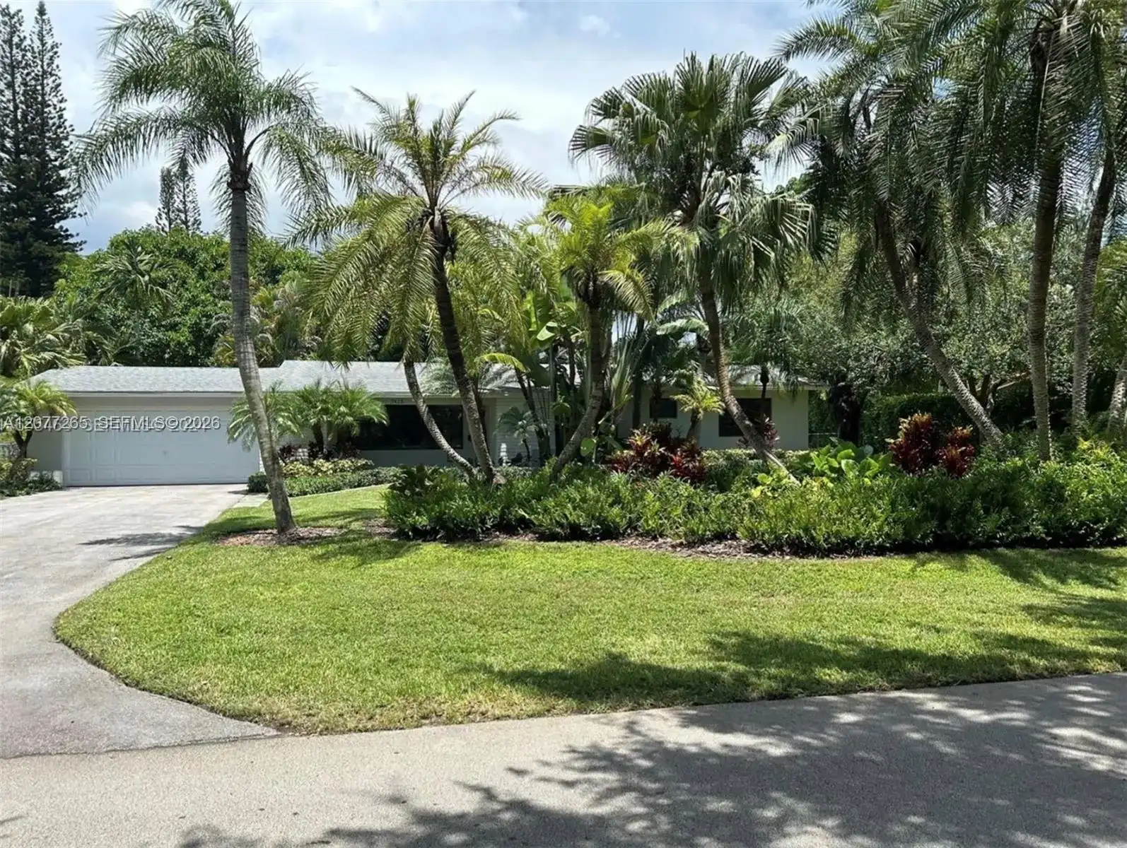 7415 SW 117th St, Pinecrest FL 33156