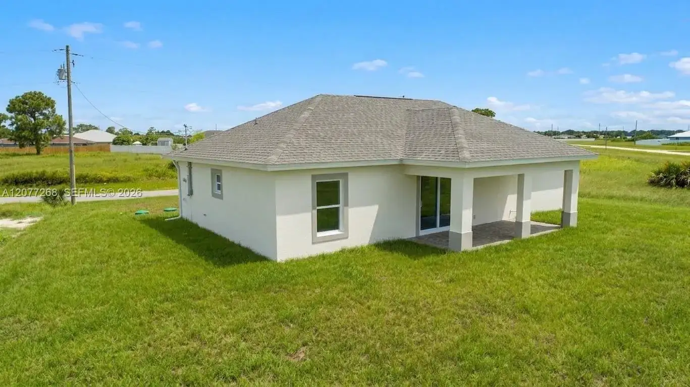 9019 E Crow Cir, La Belle FL 33935 photo 2