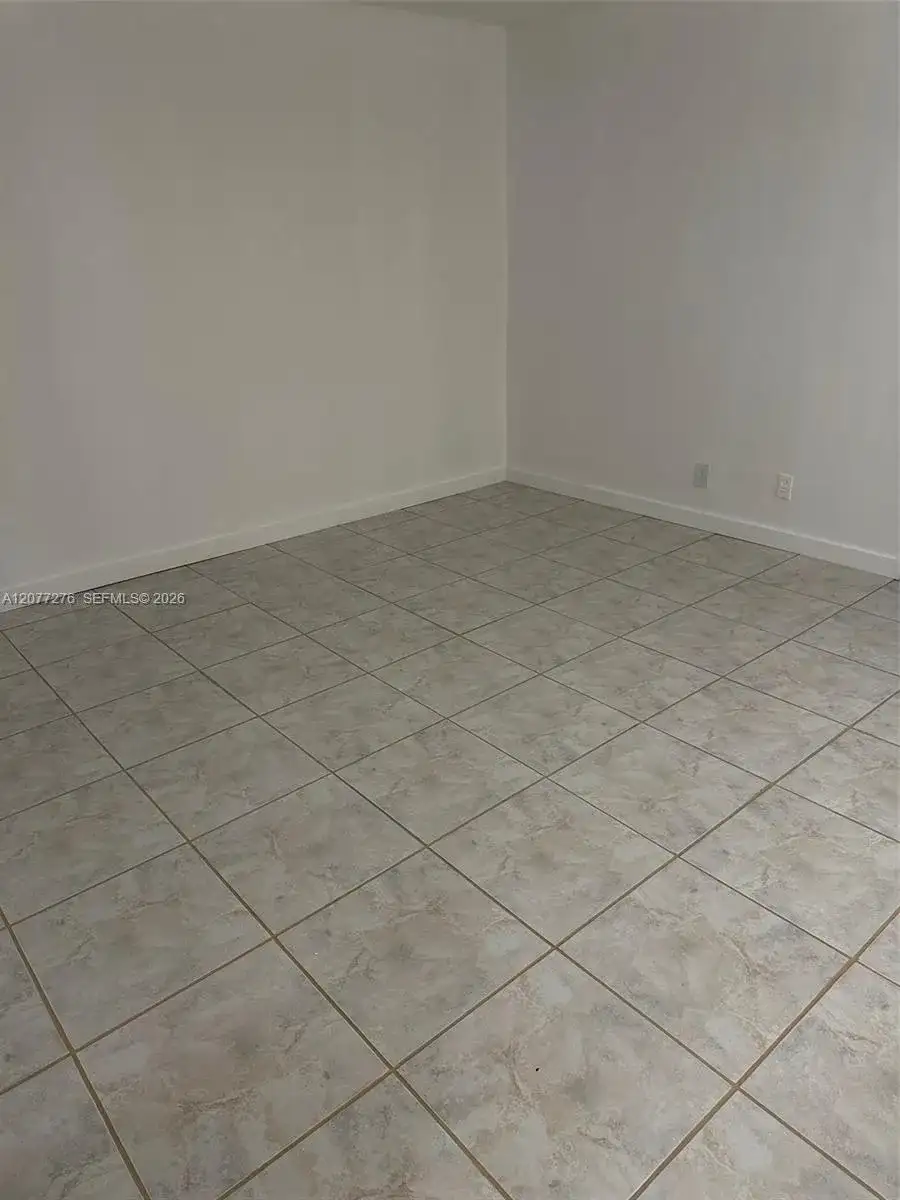 270 Layne Blvd # 114, Hallandale Beach FL 33009 photo 4