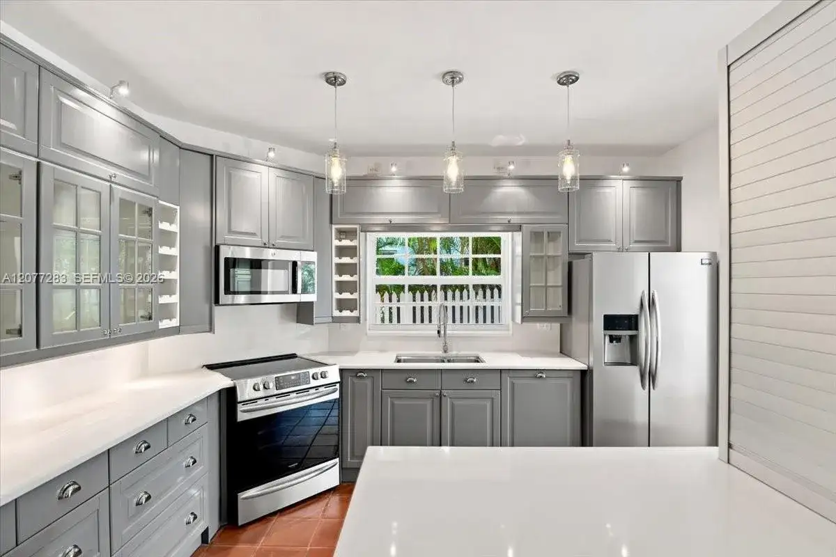 6473 Sunset Dr, South Miami FL 33143 photo 4
