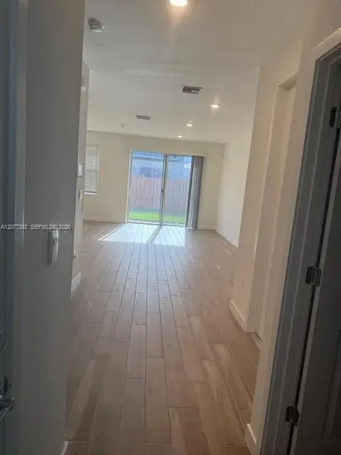 142 NE 14th Ter, Homestead FL 33033