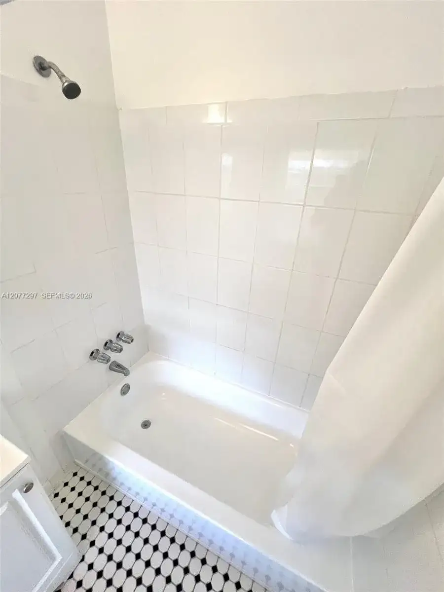 700 NE 85th St # 14, Miami FL 33138 photo 5