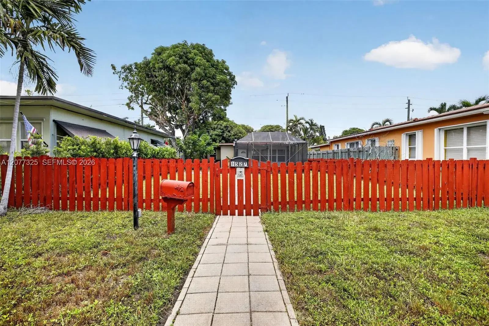 1527 Jackson St, Hollywood FL 33020
