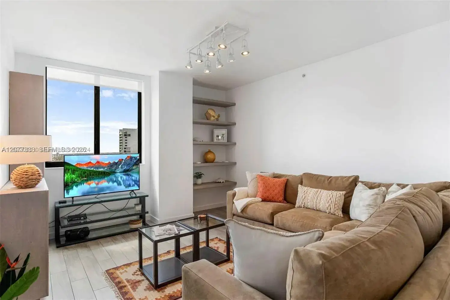 999 SW 1st Ave # 1906, Miami FL 33130 photo 3