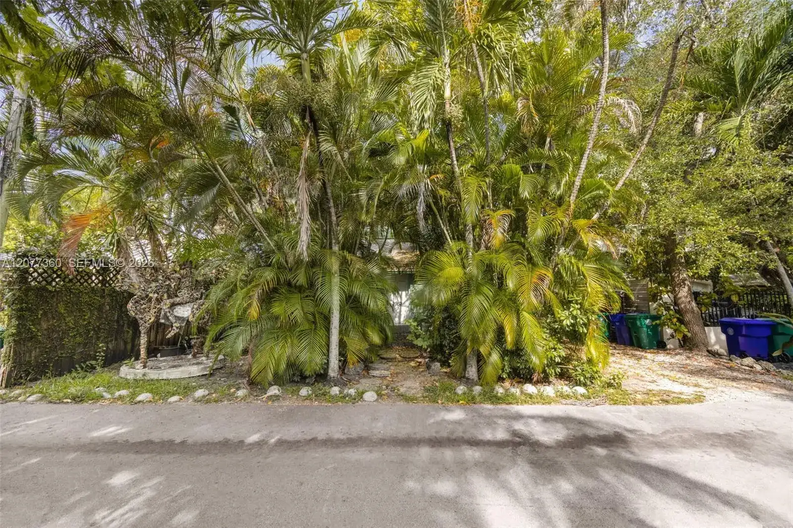 2952 Louise St, Coconut Grove FL 33133 photo 4