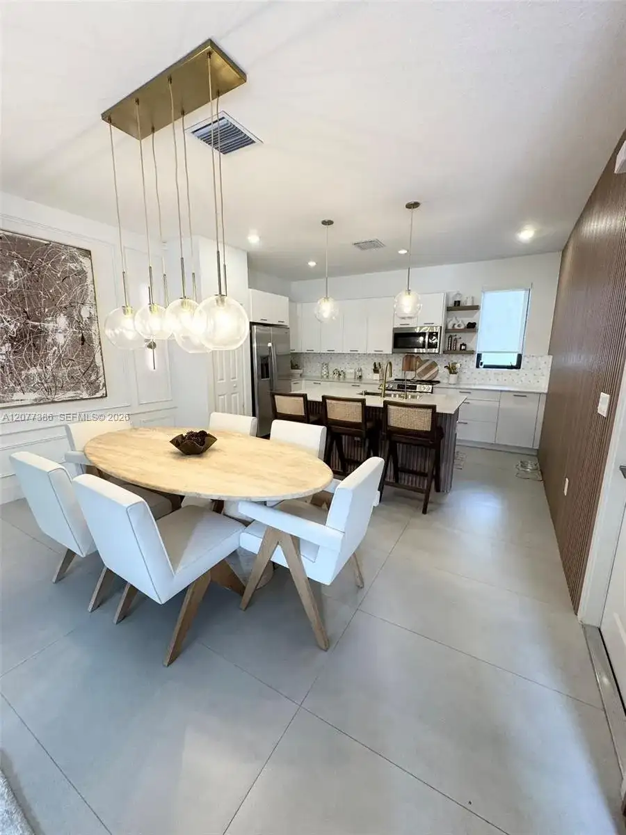 4867 NW 84th Ave, Doral FL 33166 photo 4