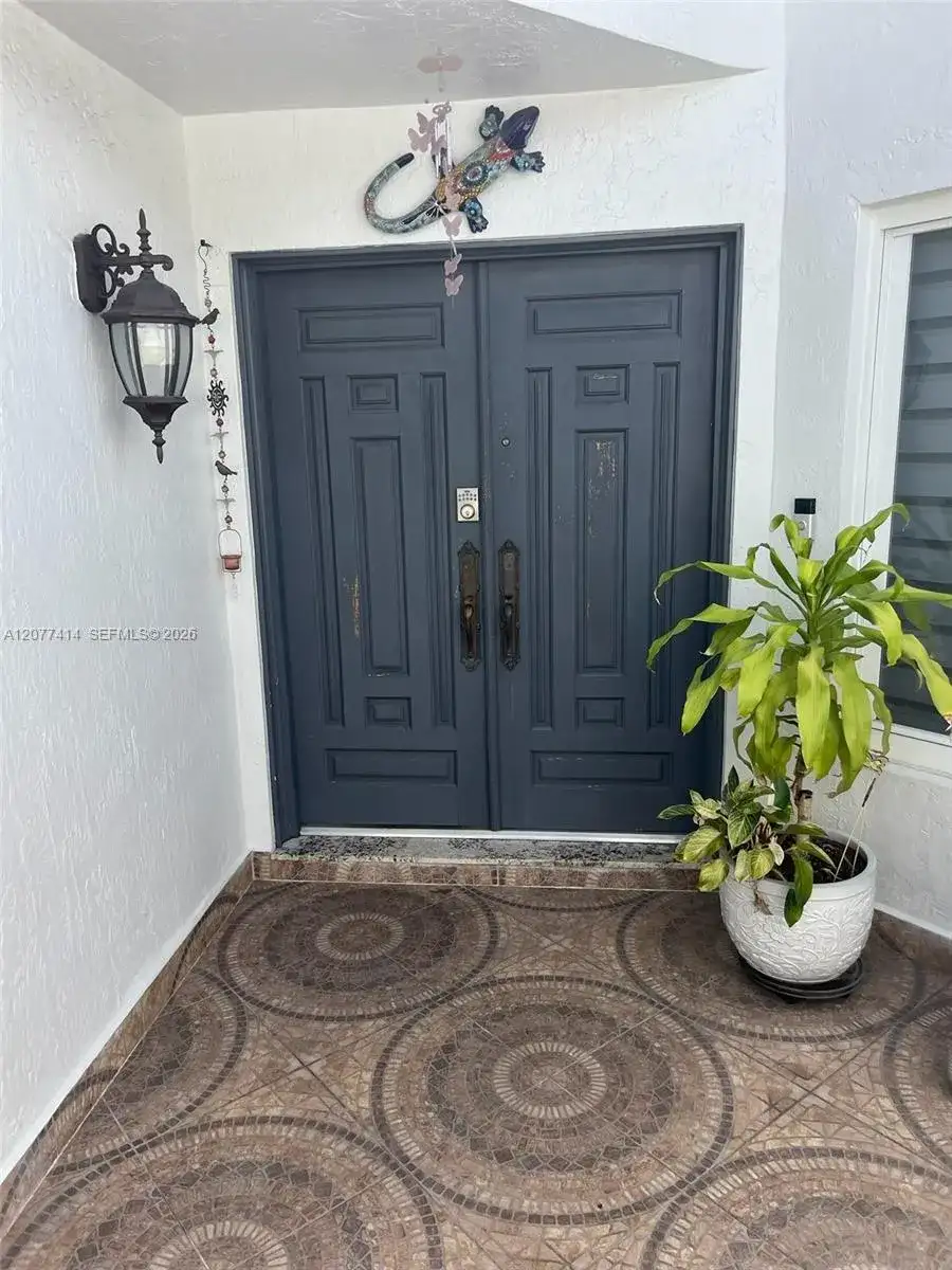 5861 SW 149th Ct, Miami FL 33193 photo 2