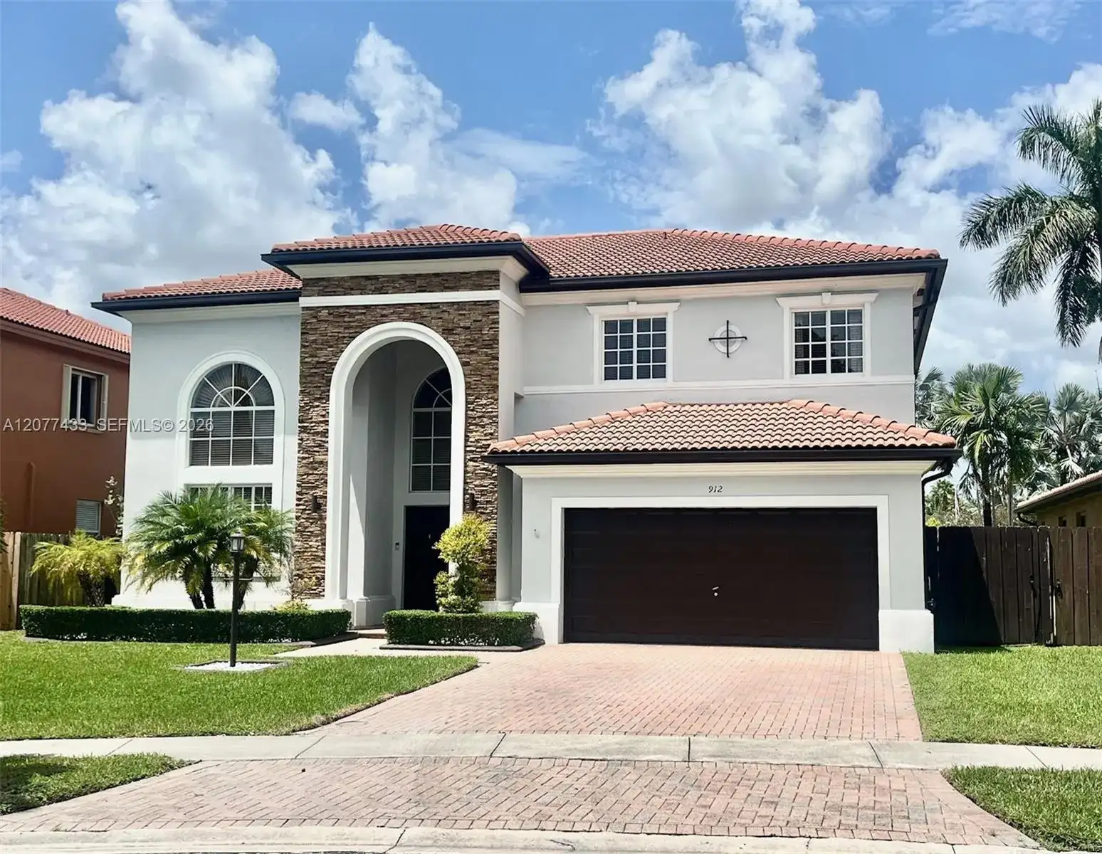 912 NE 35th Ave, Homestead FL 33033 photo 2