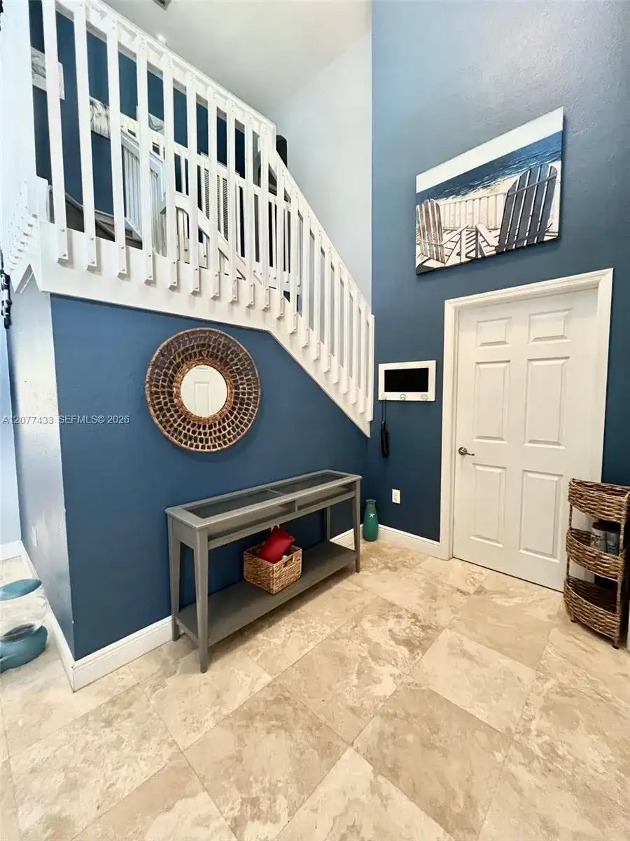 912 NE 35th Ave, Homestead FL 33033 photo 3