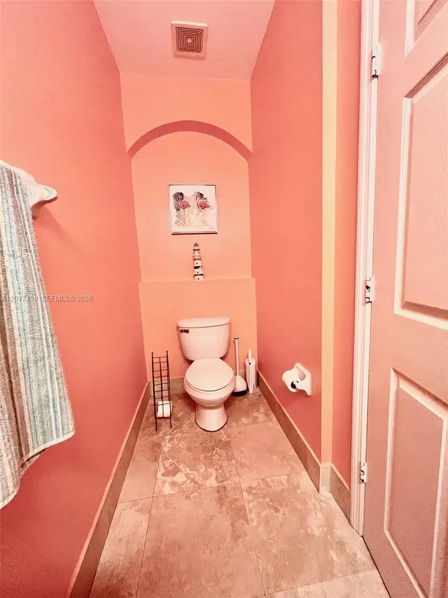 912 NE 35th Ave, Homestead FL 33033 photo 5