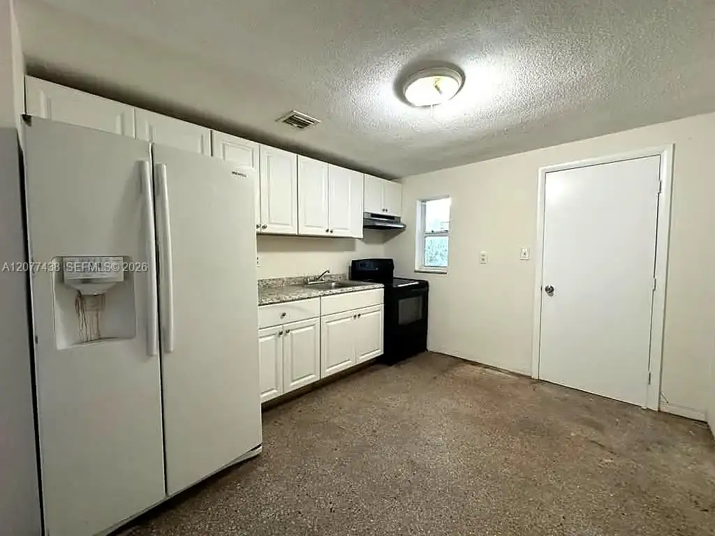 204 NW 8th Ave # 2, Fort Lauderdale FL 33311 photo 4
